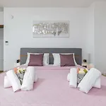 Ana Skicini Villa *